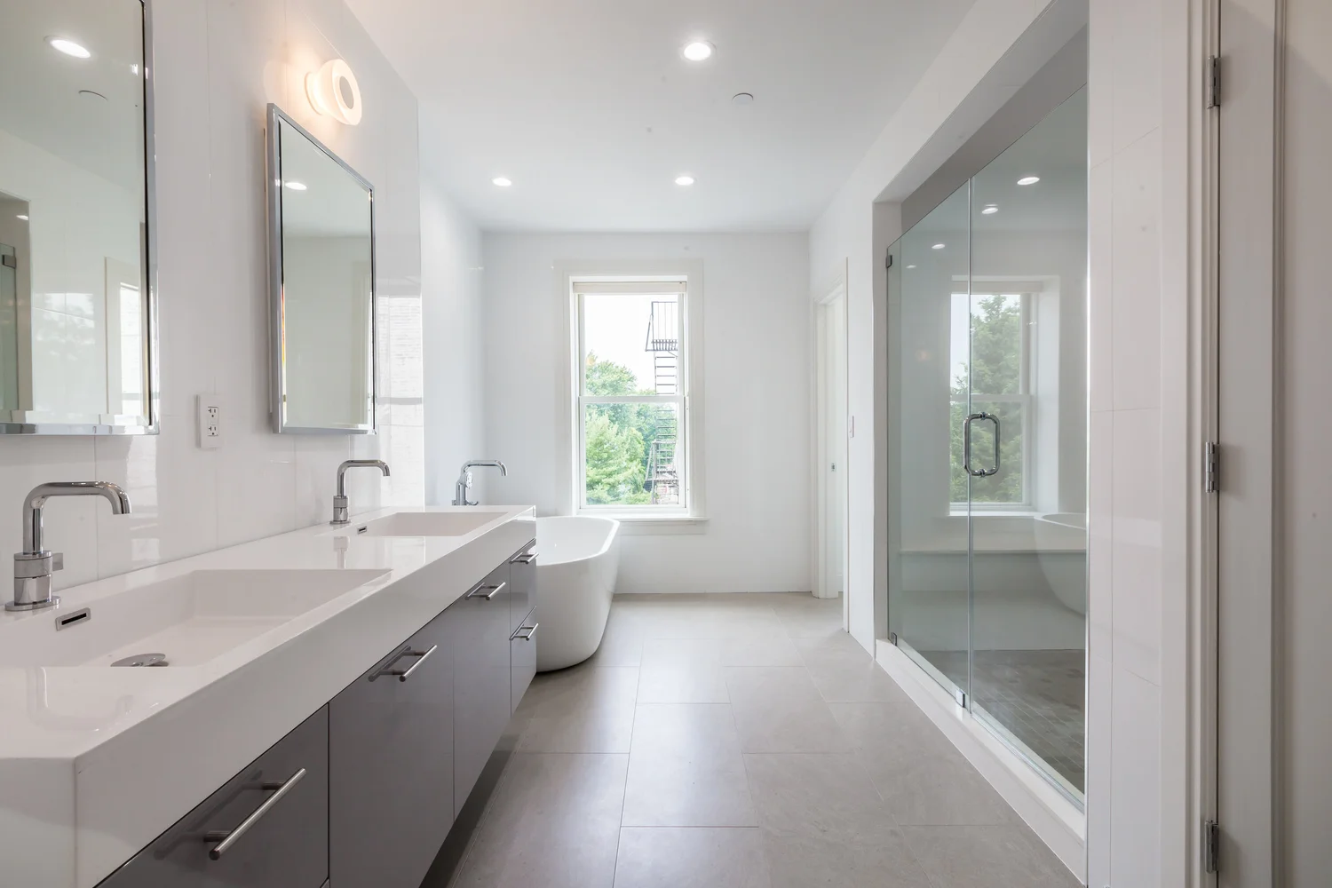 6th Avenue - Brooklyn Brownstone image 4